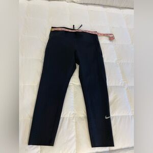 Nike Running Leggings Size Large Black Crop Length